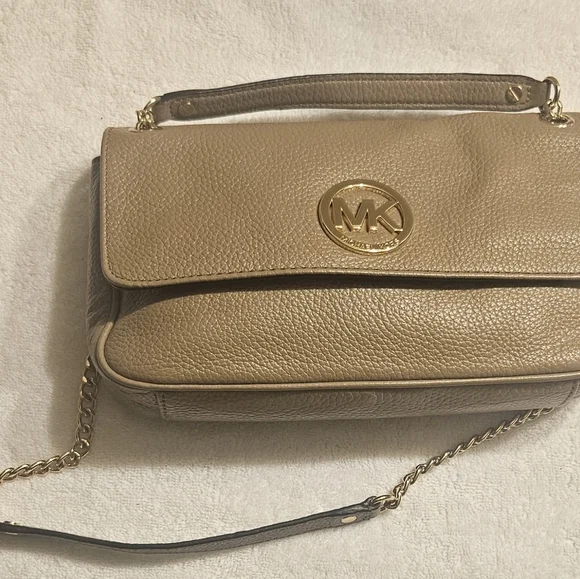 Michael Kors Fulton Pebbled Leather Taupe Shoulder Gold Chain Convertible Bag - Picture 2 of 7